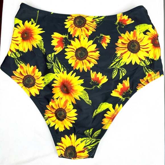NWOT Sunflower bikini bottom size medium - Picture 2 of 3